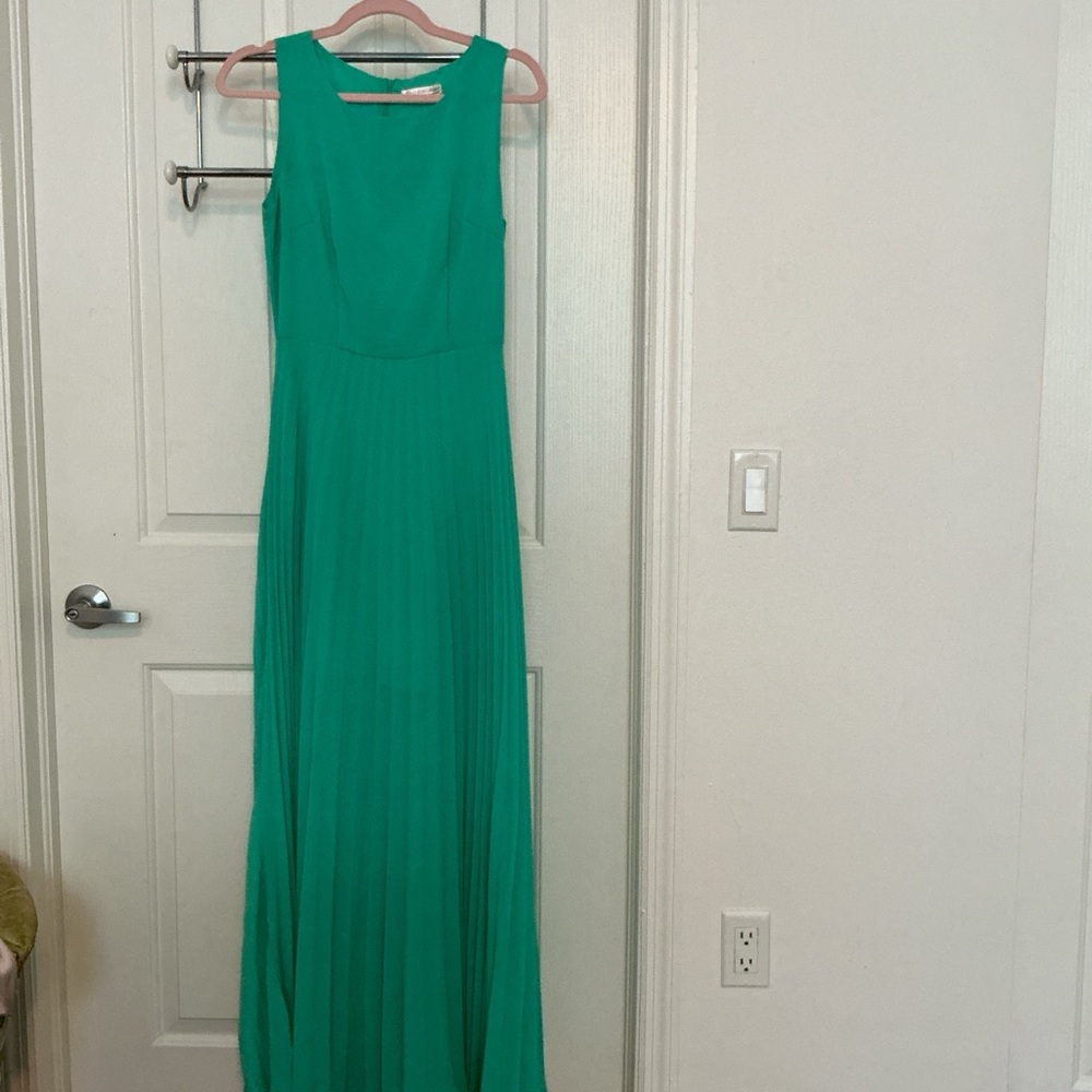 Elegant Green Sleeveless Maxi Dress